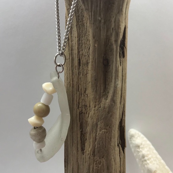 Jewelry - Sea glass necklace